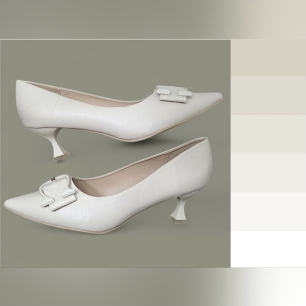 C. Paravano “Olivia” C Buckle Pointed Toe Leather Pumps – 42 EU / 11.5 US – 2.1" - Picture 5 of 12